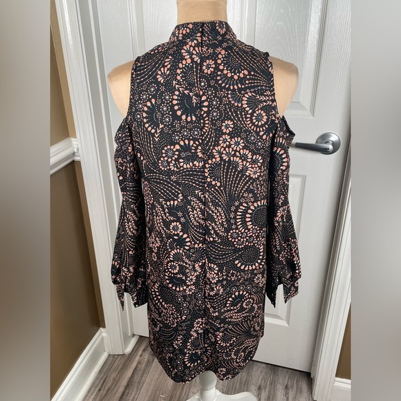 Everly Black and Orange Floral Cold Shoulder Dress Small - Picture 6 of 11